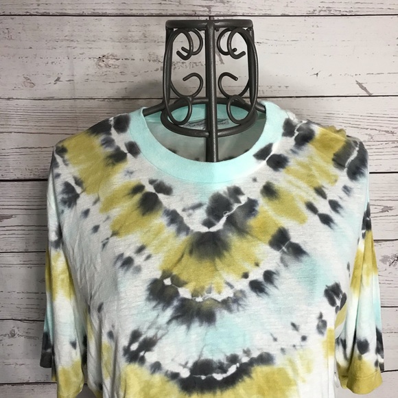 Young, Fabulous & Broke Tie Dye Crewneck Crop Top Tee Size Small - Picture 7 of 10